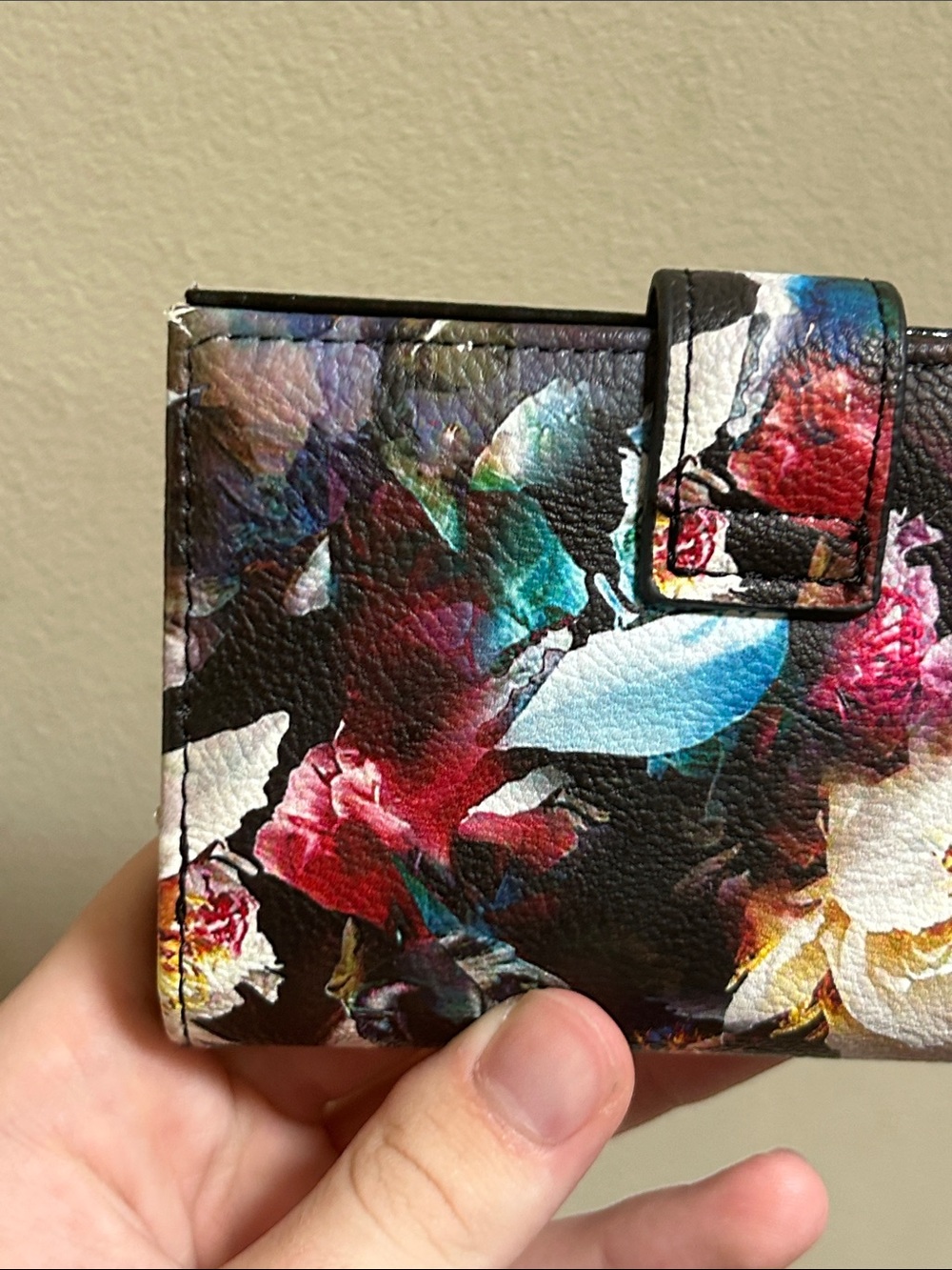 Betsey Johnson Floral Card Holder Keychain - Black & Multicolor - Picture 8 of 15